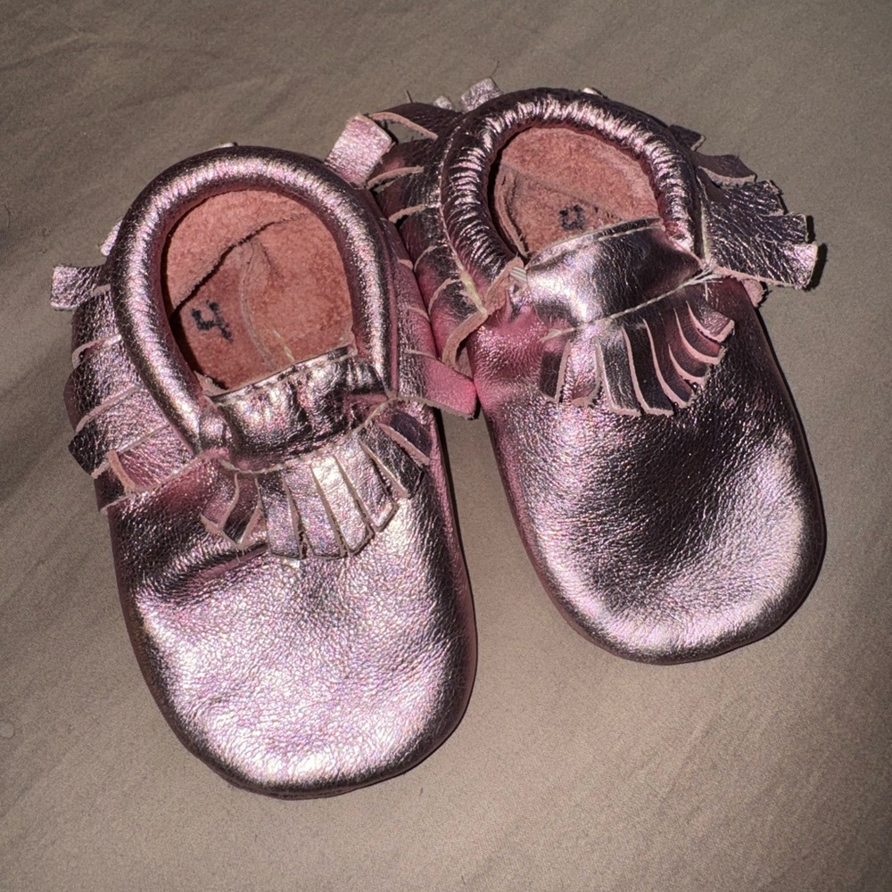 Freshly Picked Moccasins Pink Infant Shoes size 4